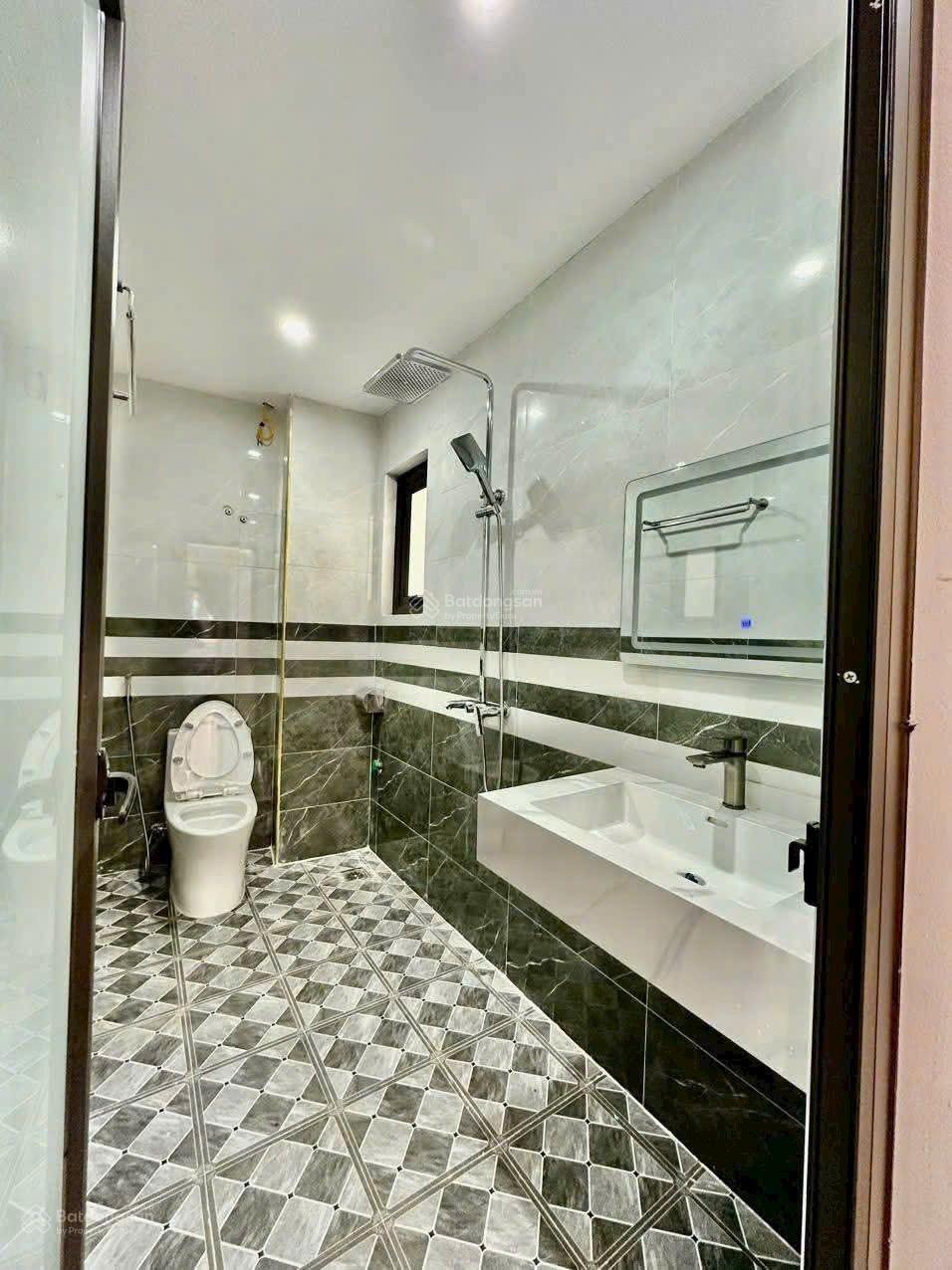 Gần 298 Ngọc Hồi. Yên Ngưu, Tam Hiệp ô tô đỗ gần, DT 35m2 xây 5T đẹp long lanh 4.35 tỷ LH0968 398 ***