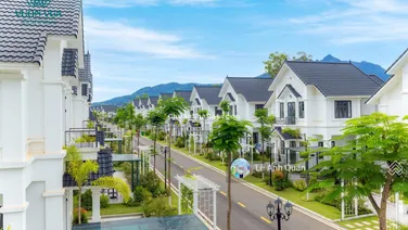 Chính chủ bán căn BT full sân vườn + bể bơi BT28.xx sẵn sổ đỏ. Full giá chỉ 6,5 tỷ.LH: 0925 119 ***