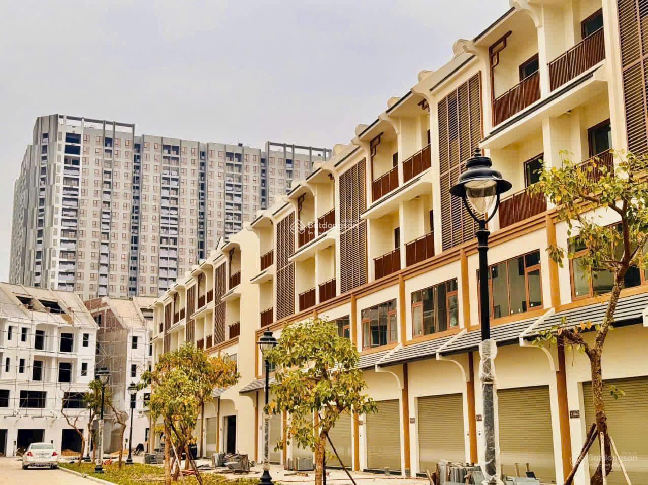 Chính chủ bán liền kề mặt chung cư dự án Hinode Royal Park view công viên tiếp giáp Vành Đai 3,5 Chính chủ bán liền kề mặt chung cư dự án Hinode Royal Park view công viên tiếp giáp Vành Đai 3,5