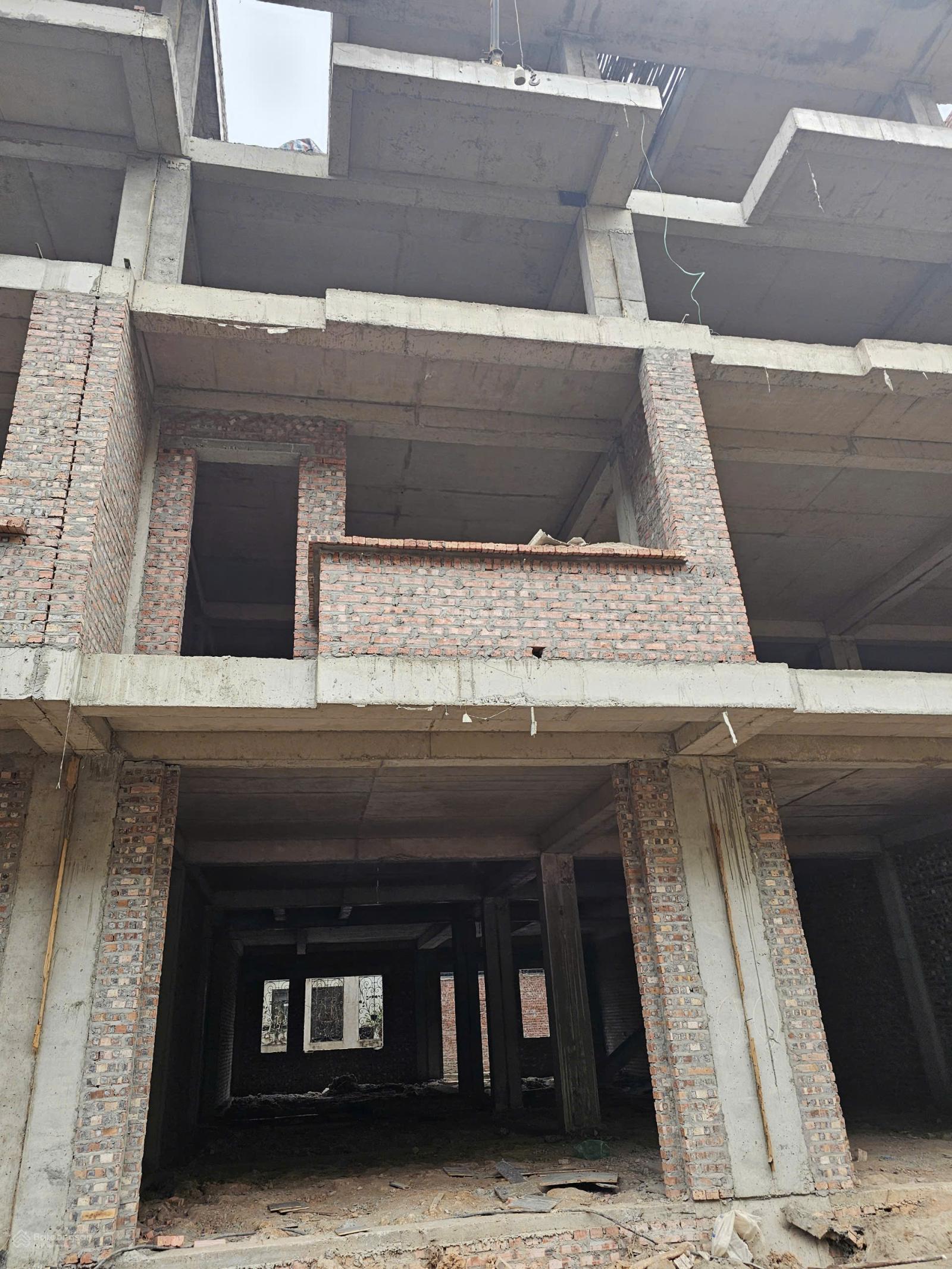 Bán nhà 4 tầng, mới xây thô tại đường Lê Văn Lương, Tích Sơn, Vĩnh Yên, Vĩnh Phúc, DT 110m2