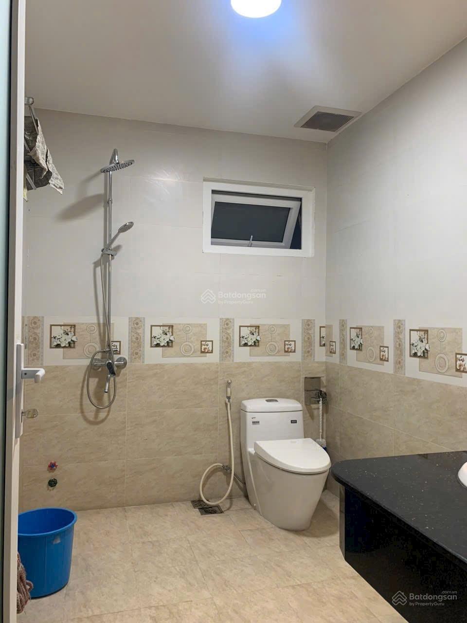 Toà nhà văn phòng Phan Đăng Lưu 281m2 5 tầng có hầm DTSD 1200m2 chỉ 52 tỷ
