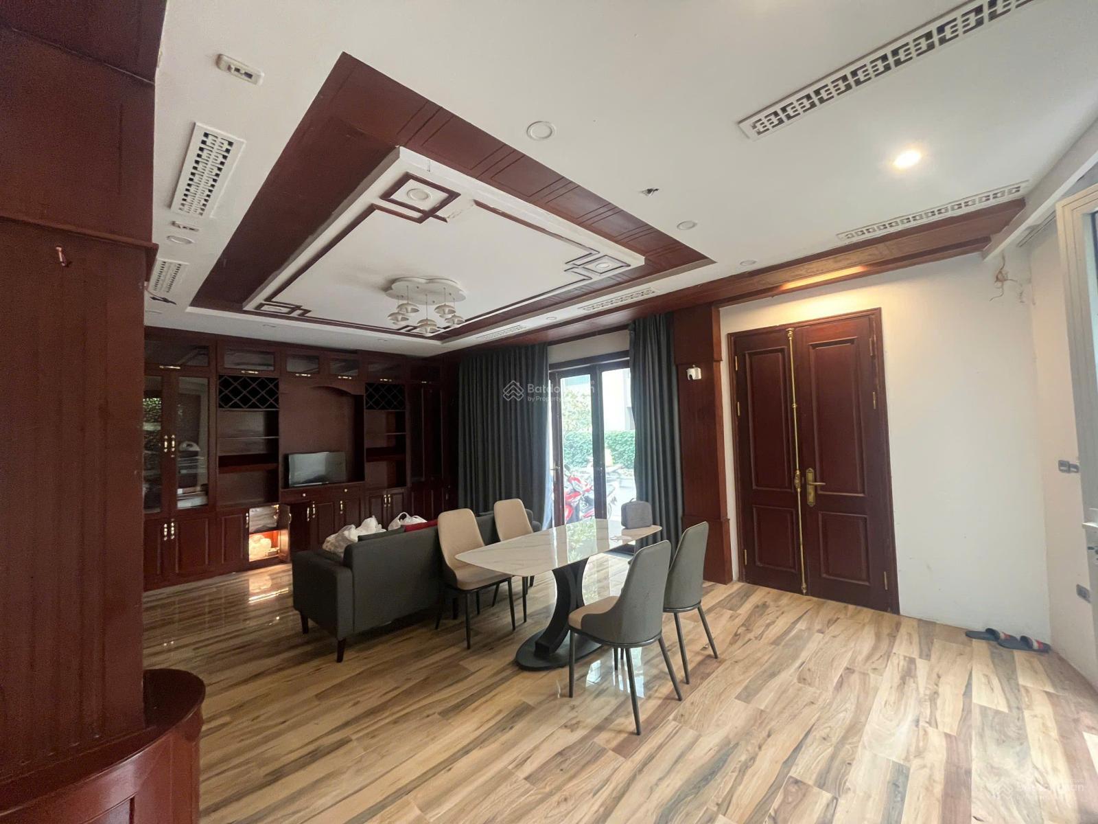 Bán biệt thự Hoàng Hoa Thám, Ba Đình, 160m2, 4 tầng, MT 7m, giá đầu tư