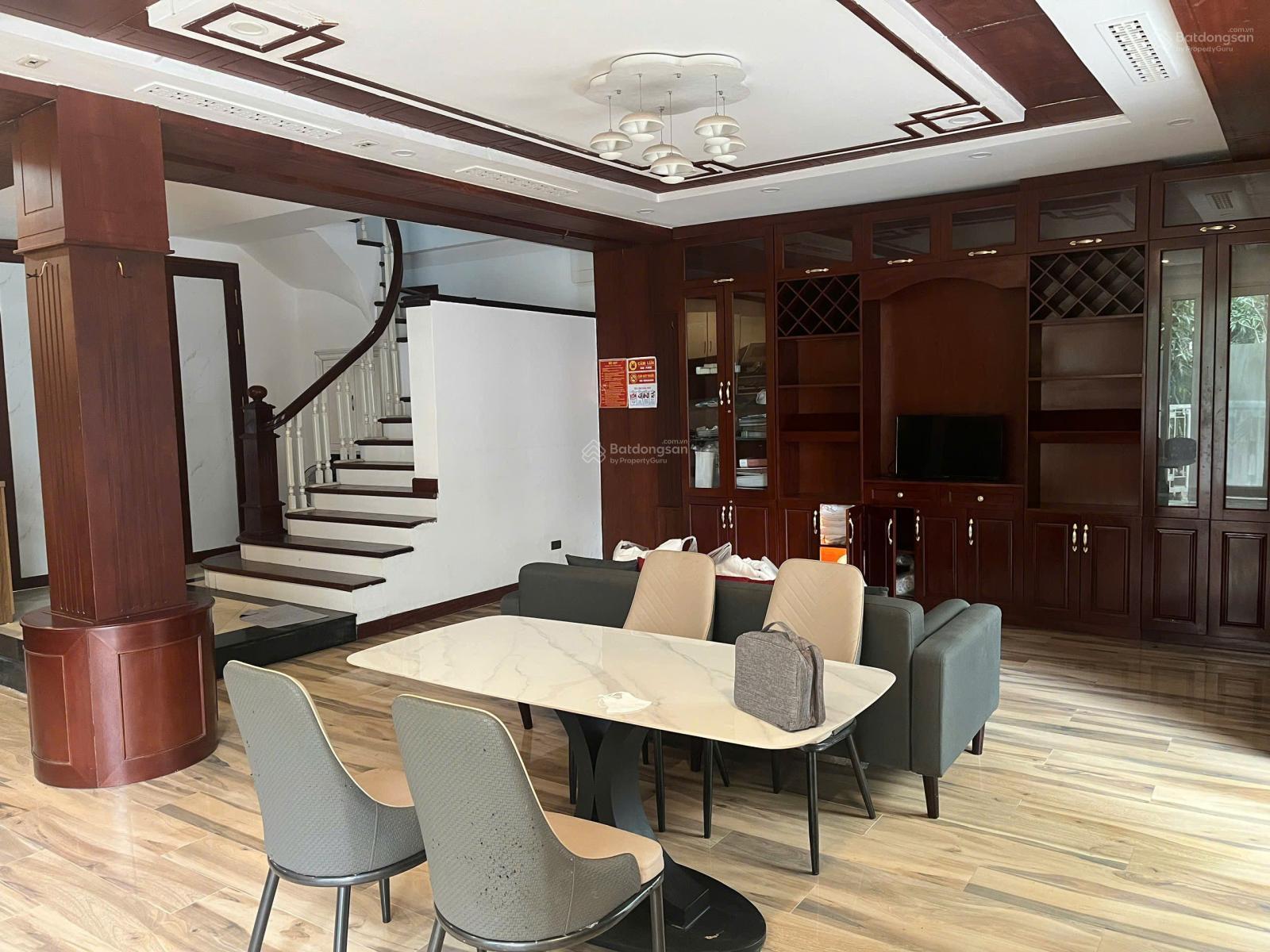 Bán biệt thự Hoàng Hoa Thám, Ba Đình, 160m2, 4 tầng, MT 7m, giá đầu tư