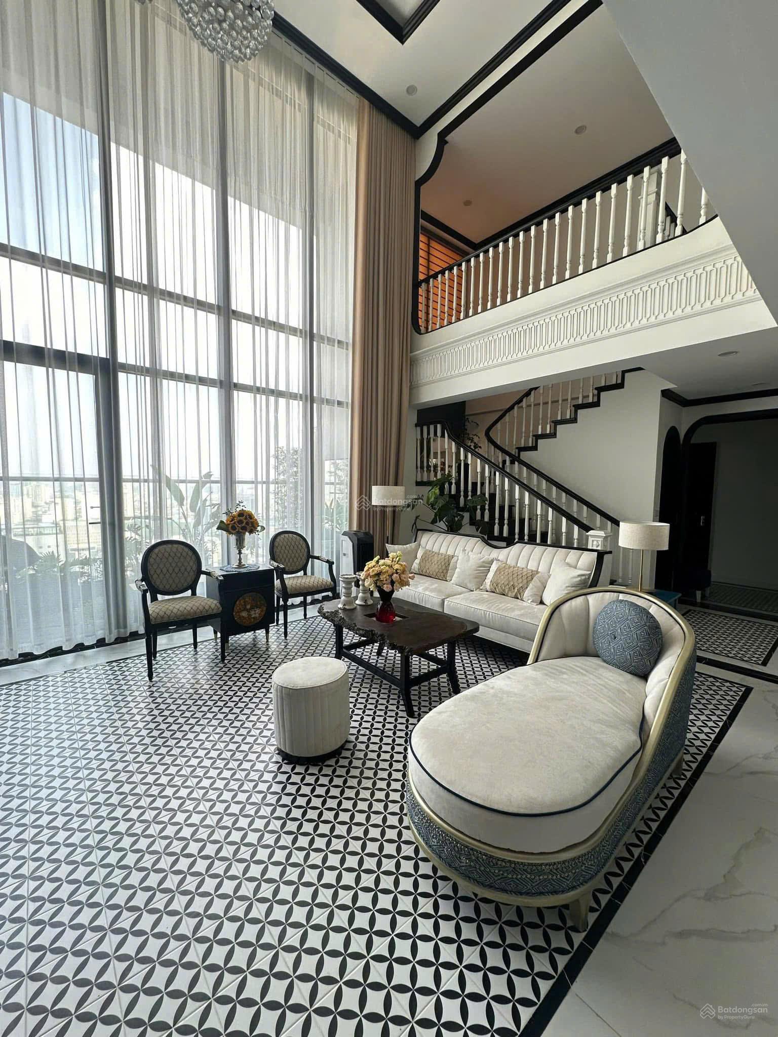 Penhouse + Duplex Cầu Giấy nhận nhà vào ở ngay, có 2 slot ôtô dưới hầm, view Hồ Tây cực đẹp