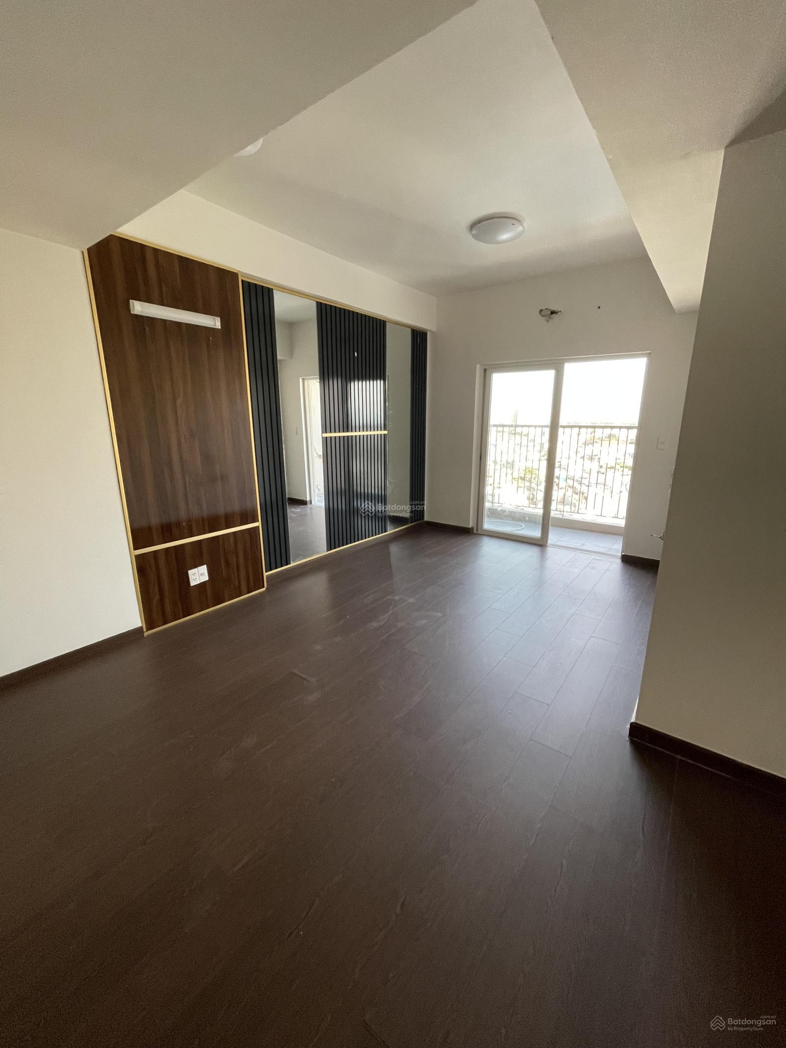 Bán Căn hộ chung cư đã có sổ hồng riêng 3PN, 2WC, giá cực tốt tại Kinh Dương Vương, Bình Tân