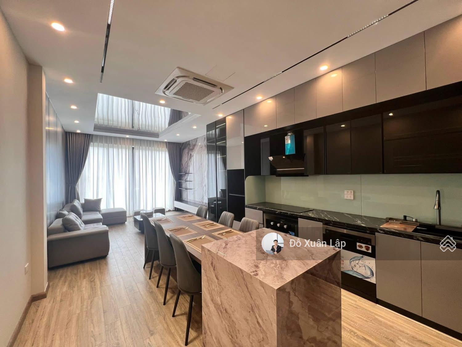 Bán nhà phân lô Hoàng Quốc Việt, Phạm Tuấn Tài, 2 ô tô tránh, thang máy, kinh doanh. DT 60m2*7T Bán nhà phân lô Hoàng Quốc Việt, Phạm Tuấn Tài, 2 ô tô tránh, thang máy, kinh doanh. DT 60m2*7T