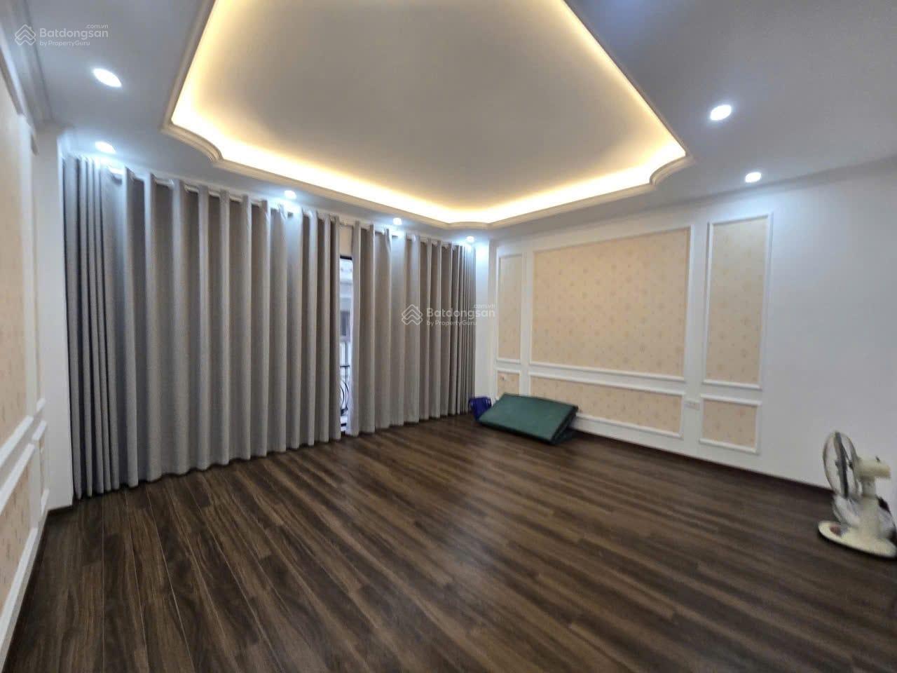 Bán nhà liền kề KĐT Xa La, Hà Đông, 74m2 x 5 tầng, giá 16.8 tỷ, đường rộng 2 ô tô tránh nhau