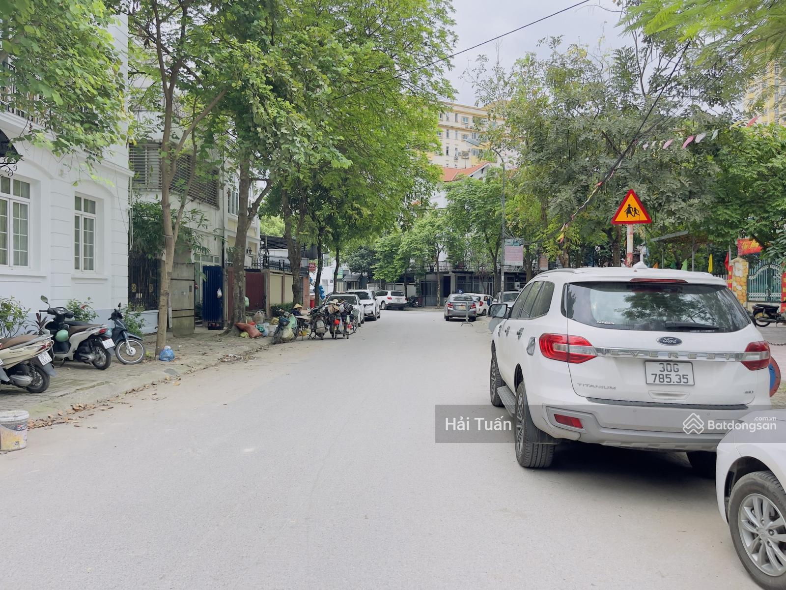 Chính chủ bán liền kề KĐT Mễ Trì Thượng DT 75m2, MT 4.4m, ô tô tránh, kinh doanh, 2 thoáng