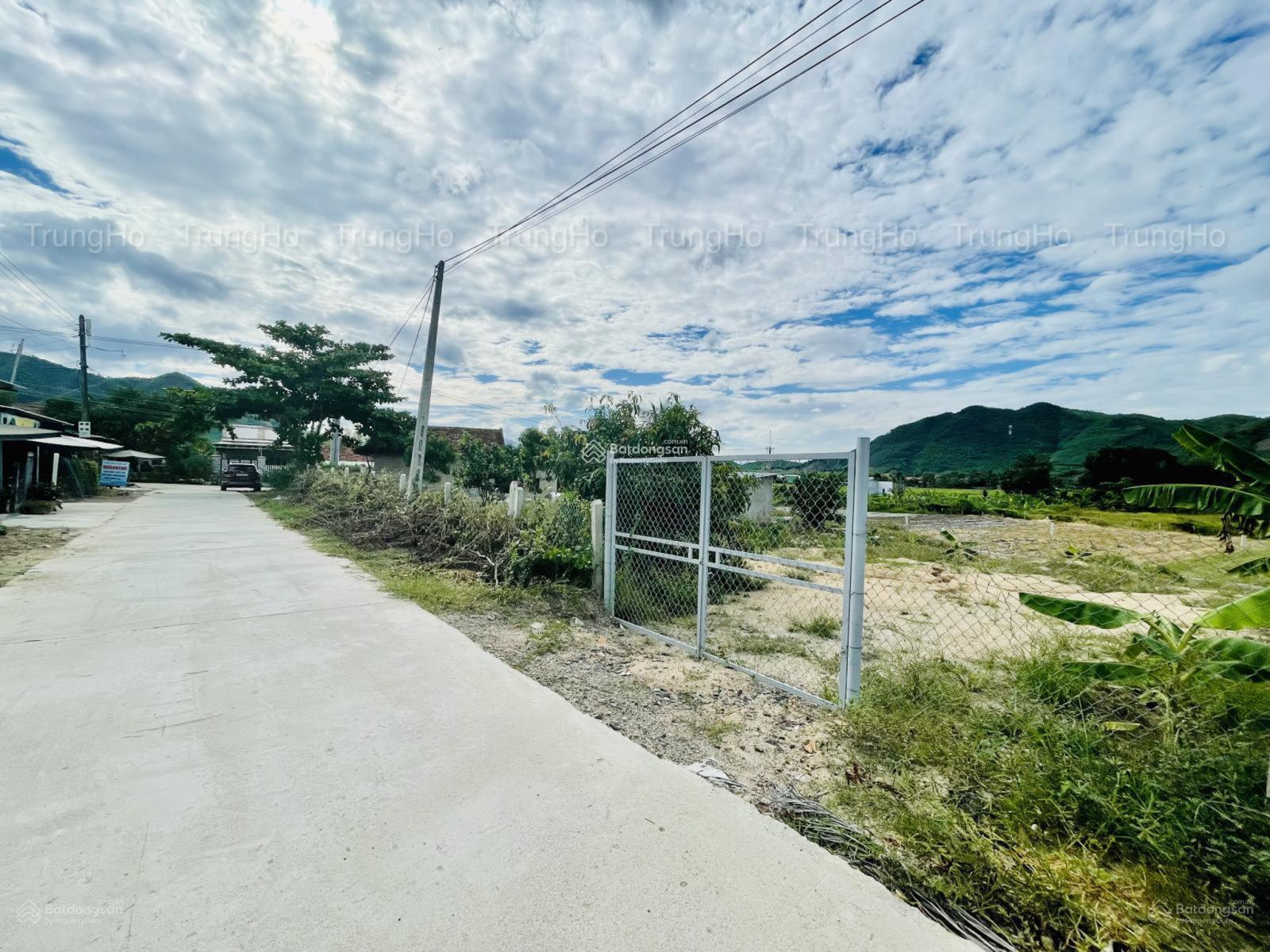 Bán mảnh có thổ cư, đường vào hồ Láng Nhớt. Mảnh đẹp còn sót lại - 1.35 tỷ