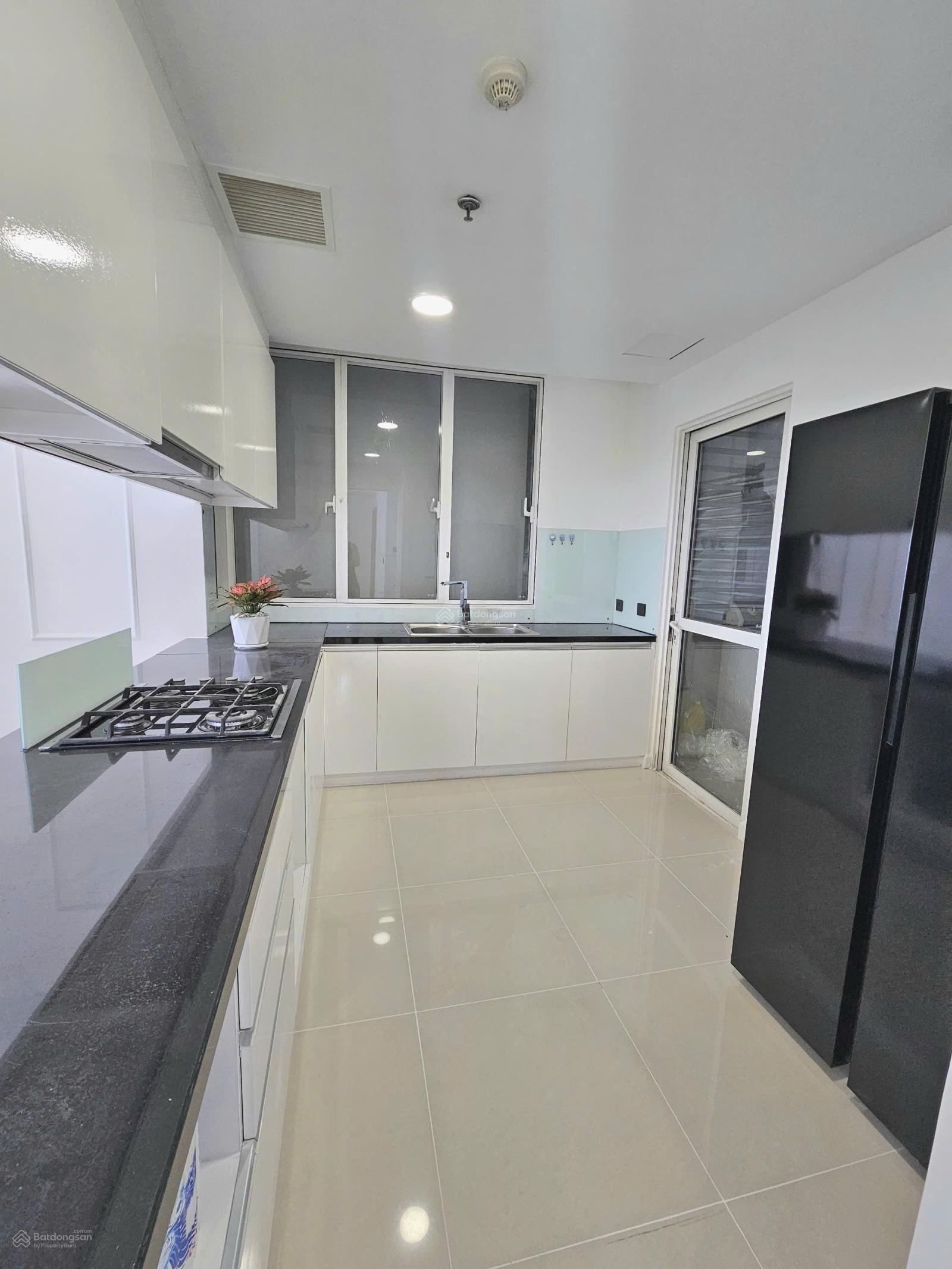 CH 1PN, 1WC 57m2 giá 14tr/th ở liền được LH Trang 0938 806 *** 0935 006 ***