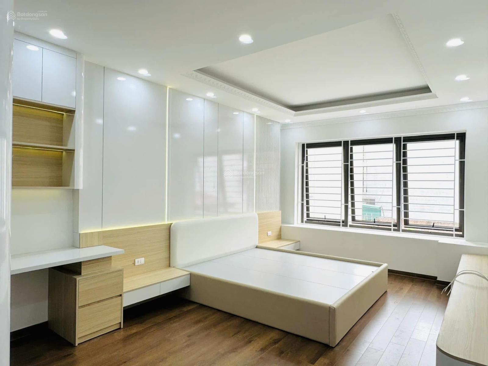 Bán gấp, nhà Đào Tấn, ngõ thông, lô góc, 7 tầng thang máy, ở luôn 44.8m2