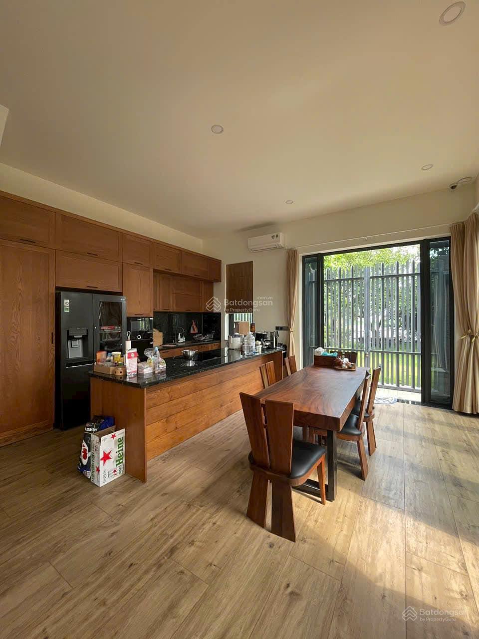 Cho thuê góc biệt thự view sông giá 55tr/tháng - Đặng Thuỳ Trâm, P13, Bình Thạnh - TP HCM