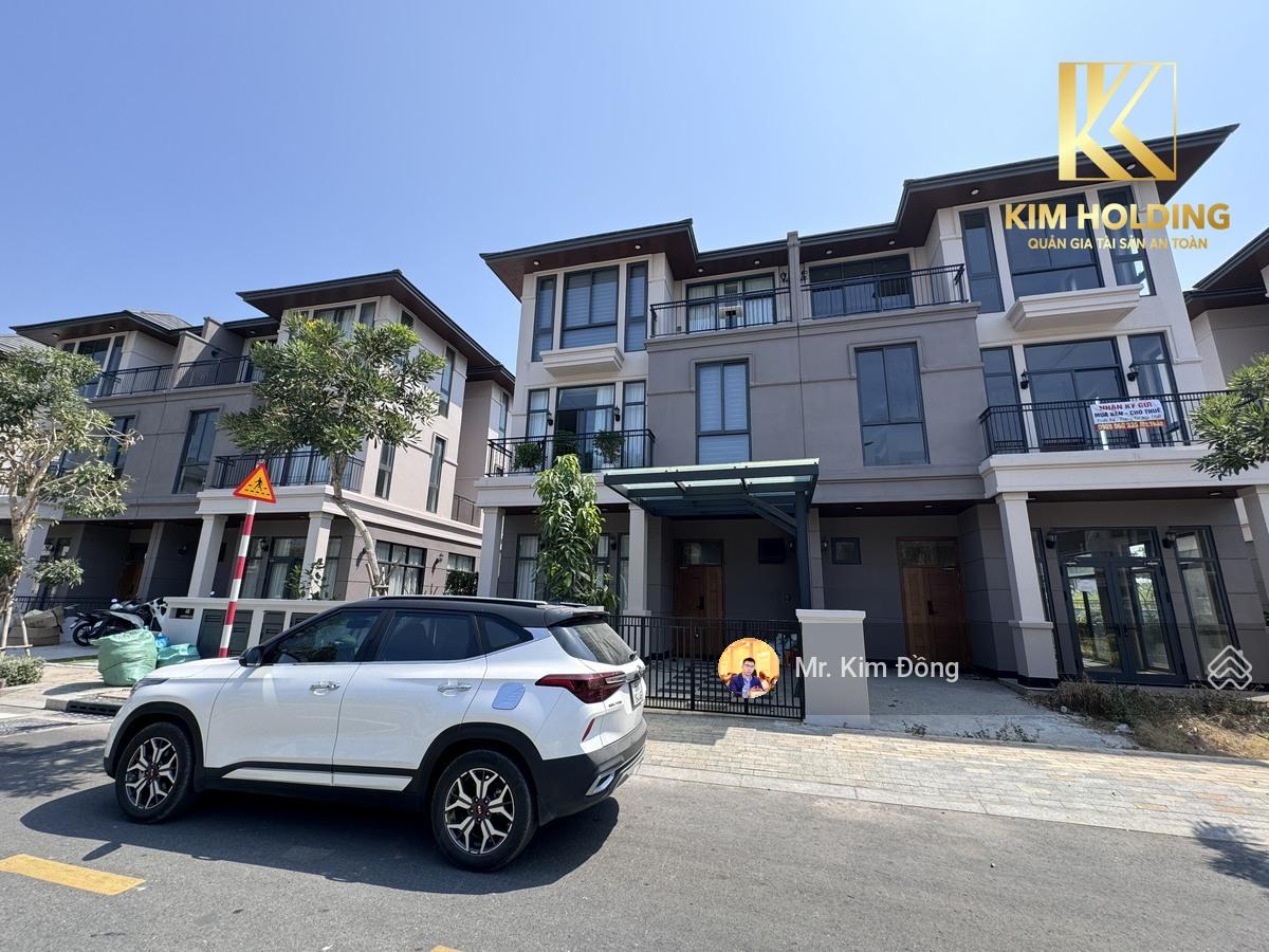 1 căn song lập 162m2 view công viên, bàn giao hoàn thiện ở ngay, giá tốt nhất năm 2025