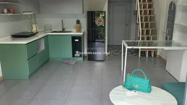 Cần bán căn hộ tại chung cư 60 Nguyễn Trãi, lầu 4 giá chỉ 3 tỉ 100 triệu. Sổ hồng cầm tay