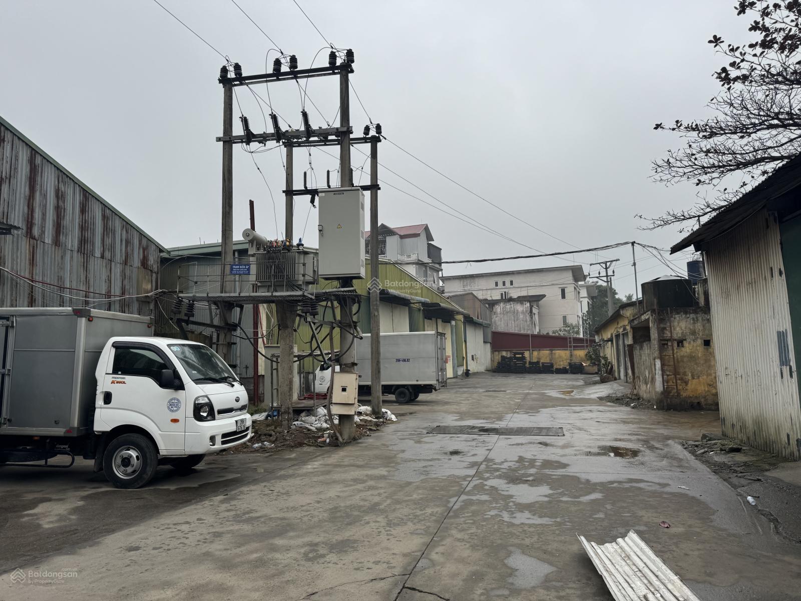 Chủ kho cho thuê kho đẹp 600m2 mặt QL32 ngã tư Trạm Trôi - 0912 666 ***