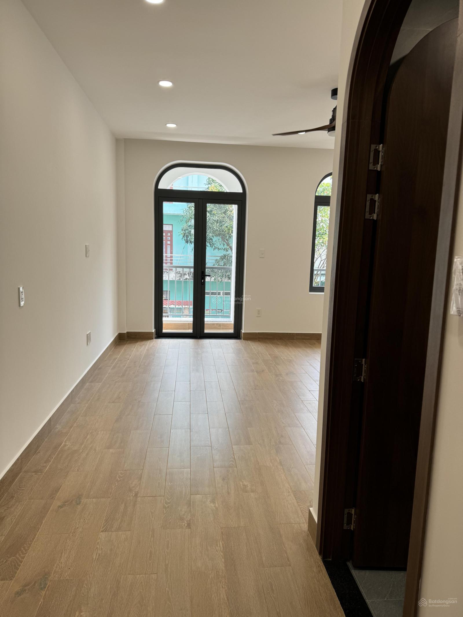 Cho thuê gấp nhà phố khu 6B Intresco giá 17tr/th