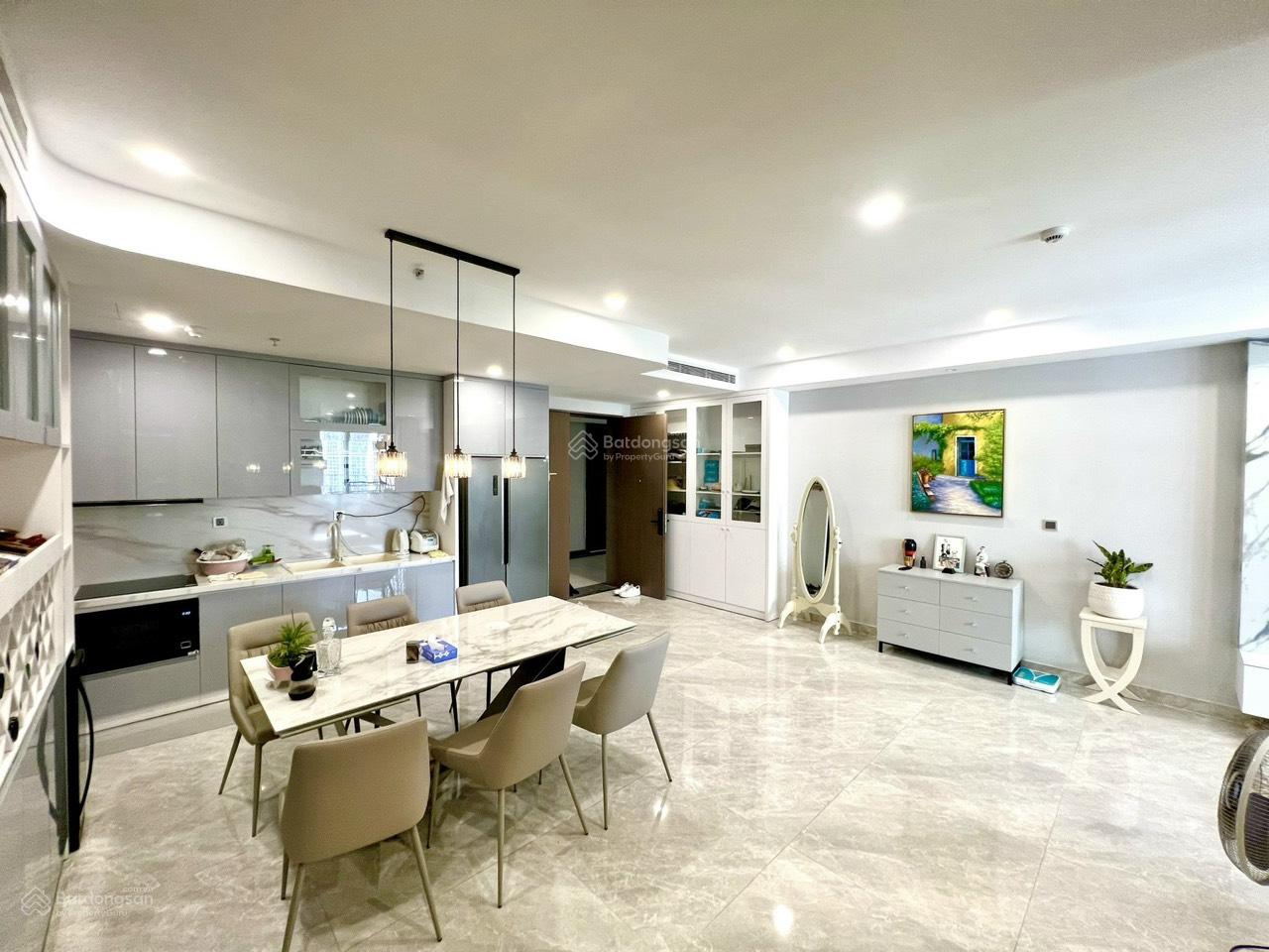 Chính chủ cần bán nhanh căn hộ 145m2, view sông thoáng mát, NT cao cấp. Giá: 11.3 tỷ LH: 0933 600 *** Chính chủ cần bán nhanh căn hộ 145m2, view sông thoáng mát, NT cao cấp. Giá: 11.3 tỷ LH: 0933 600 ***