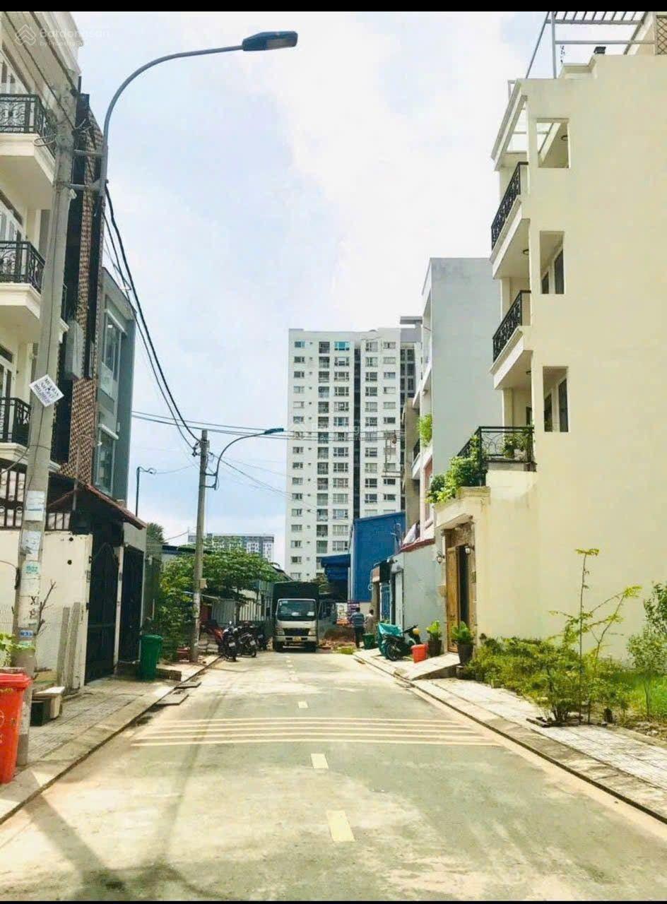 Bán nhanh 51m đất nền sổ riêng dự án Liên Phường, quận 9, giá 5,5 tỷ