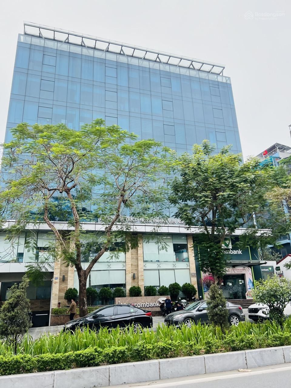 Mặt phố Đội Cấn dt 500m2 x10 tầng, 2 hầm cho ngân hàng thuê 1 tỷ/năm giá 250 tỷ