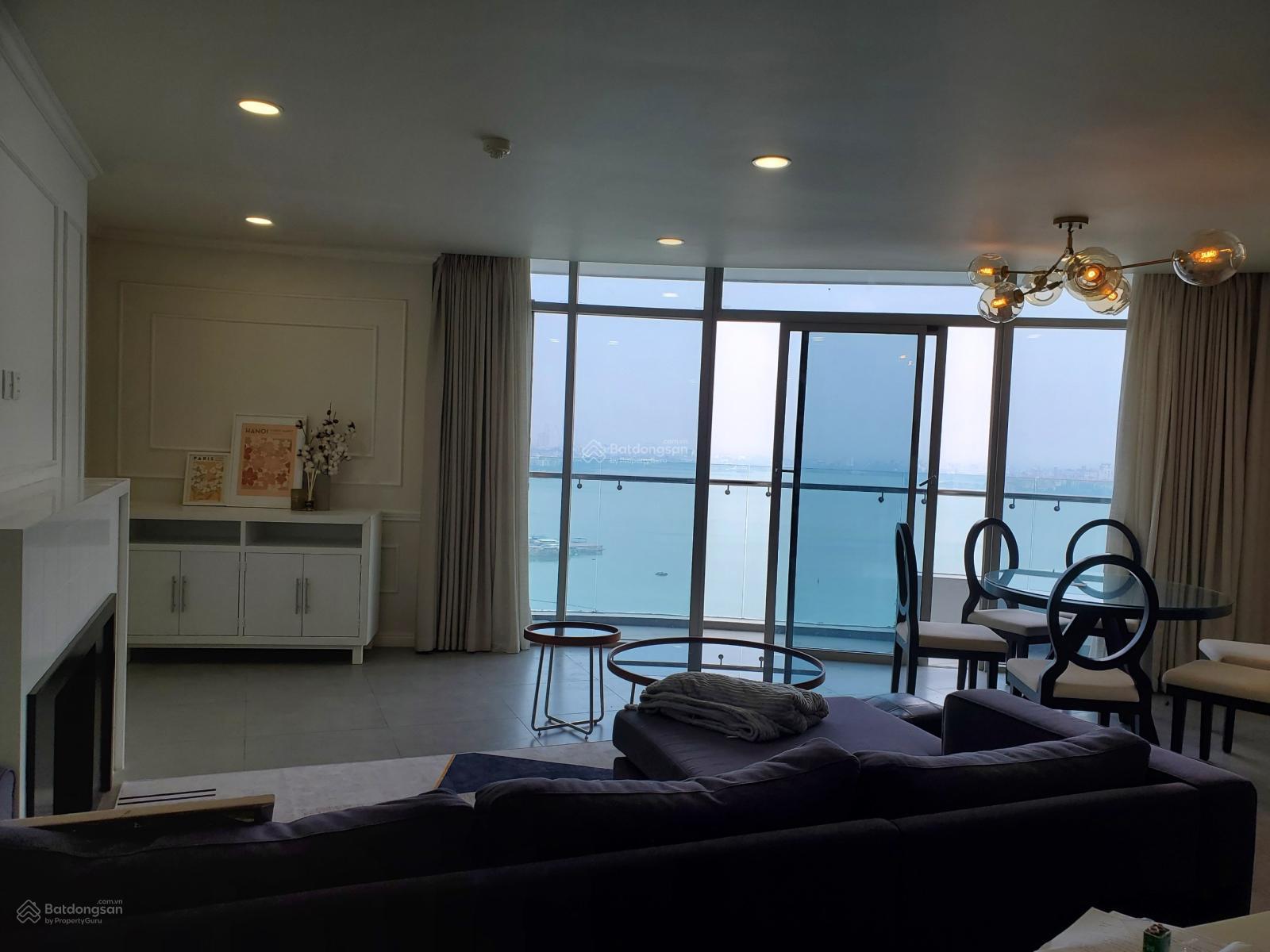 Cho thuê căn hộ Watermark 395 Lạc Long Quân, 129 m2, 3 PN, full đồ, view hồ, căn góc, giá 28 triệu