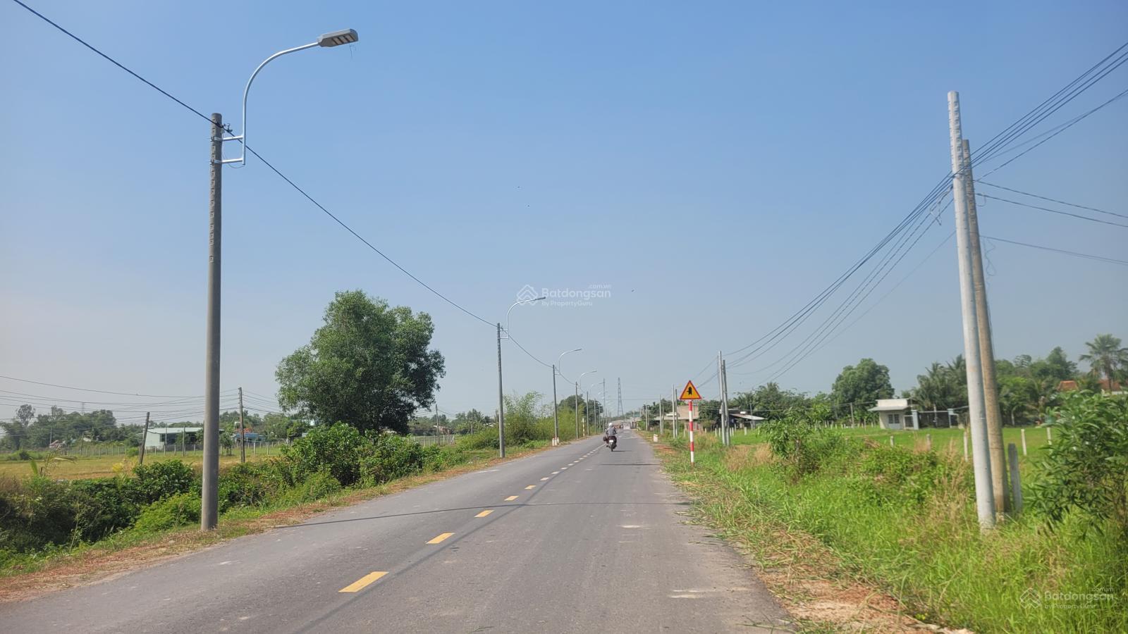 Bán đất 1078m2 (12mx95m) mặt tiền Ấp Chánh, Hậu Nghĩa, gần Vinhomes Green City, Đức Hòa, Long An Bán đất 1078m2 (12mx95m) mặt tiền Ấp Chánh, Hậu Nghĩa, gần Vinhomes Green City, Đức Hòa, Long An