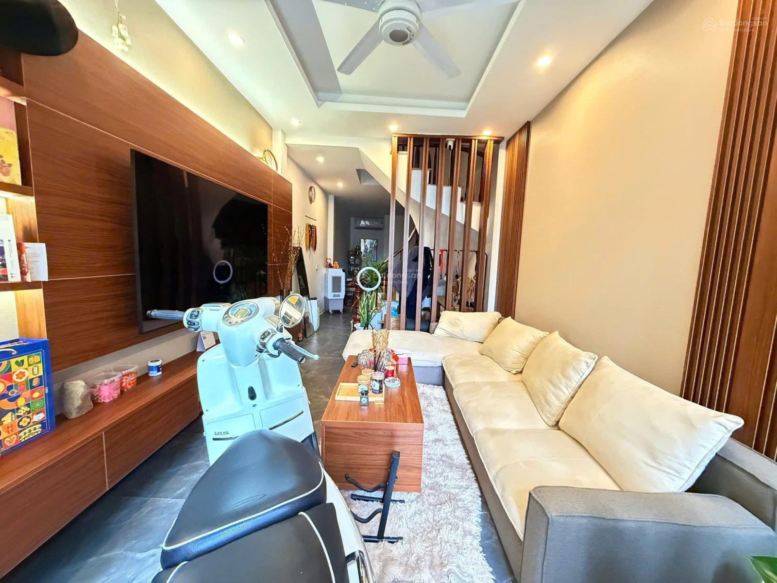 Nhà đẹp vị trí trung tâm, kinh doanh online phố Láng Hạ, Đống Đa, DT 48m2, 4T giá chỉ 8.3 tỷ