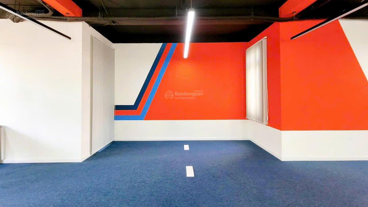 Biệt thự thiết kế văn phòng, 10 x 25m hầm 4 tầng có thang máy, DTSD 550m2 giá 150triệu/tháng Biệt thự thiết kế văn phòng, 10 x 25m hầm 4 tầng có thang máy, DTSD 550m2 giá 150triệu/tháng