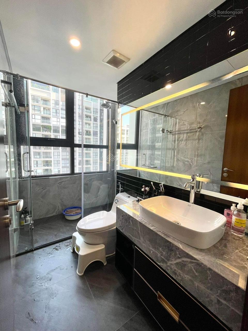 Cam kết giá thực bán nhanh căn hộ 137m2 4PN3VS ban công Đông Nam tầng trung view thoáng, giá 12.5tỷ