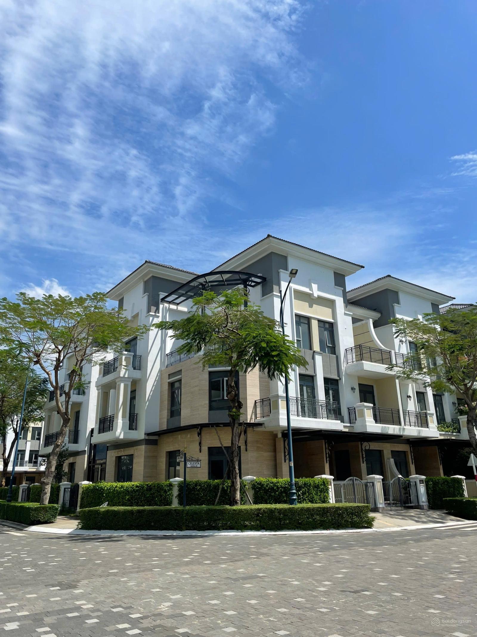 Chính chủ bán căn góc view hồ bơi - nhà thô, giá 25.8 tỷ TL