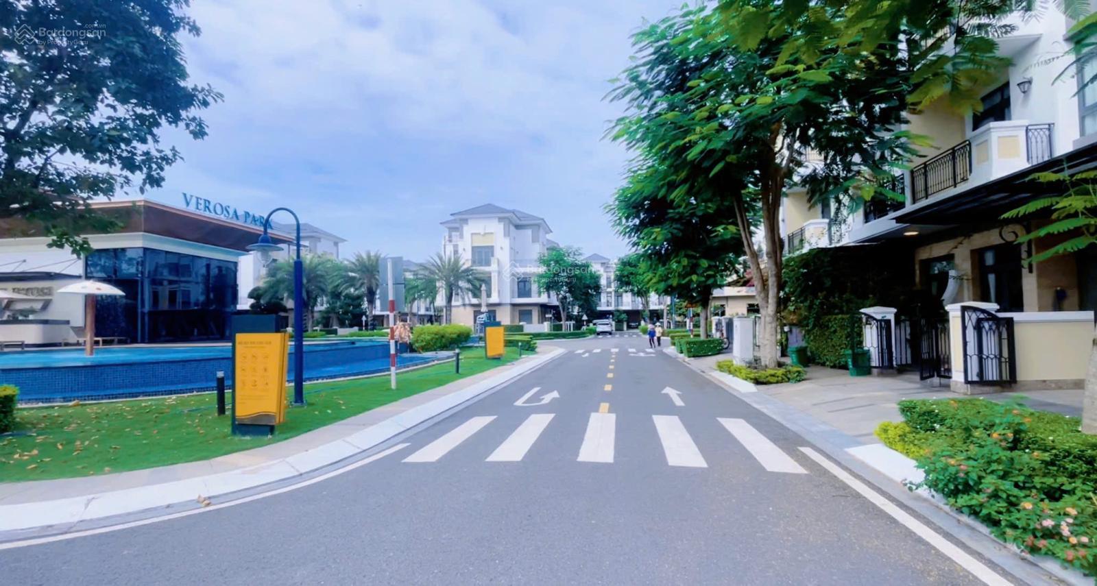 Chính chủ bán căn góc view hồ bơi - nhà thô, giá 25.8 tỷ TL Chính chủ bán căn góc view hồ bơi - nhà thô, giá 25.8 tỷ TL