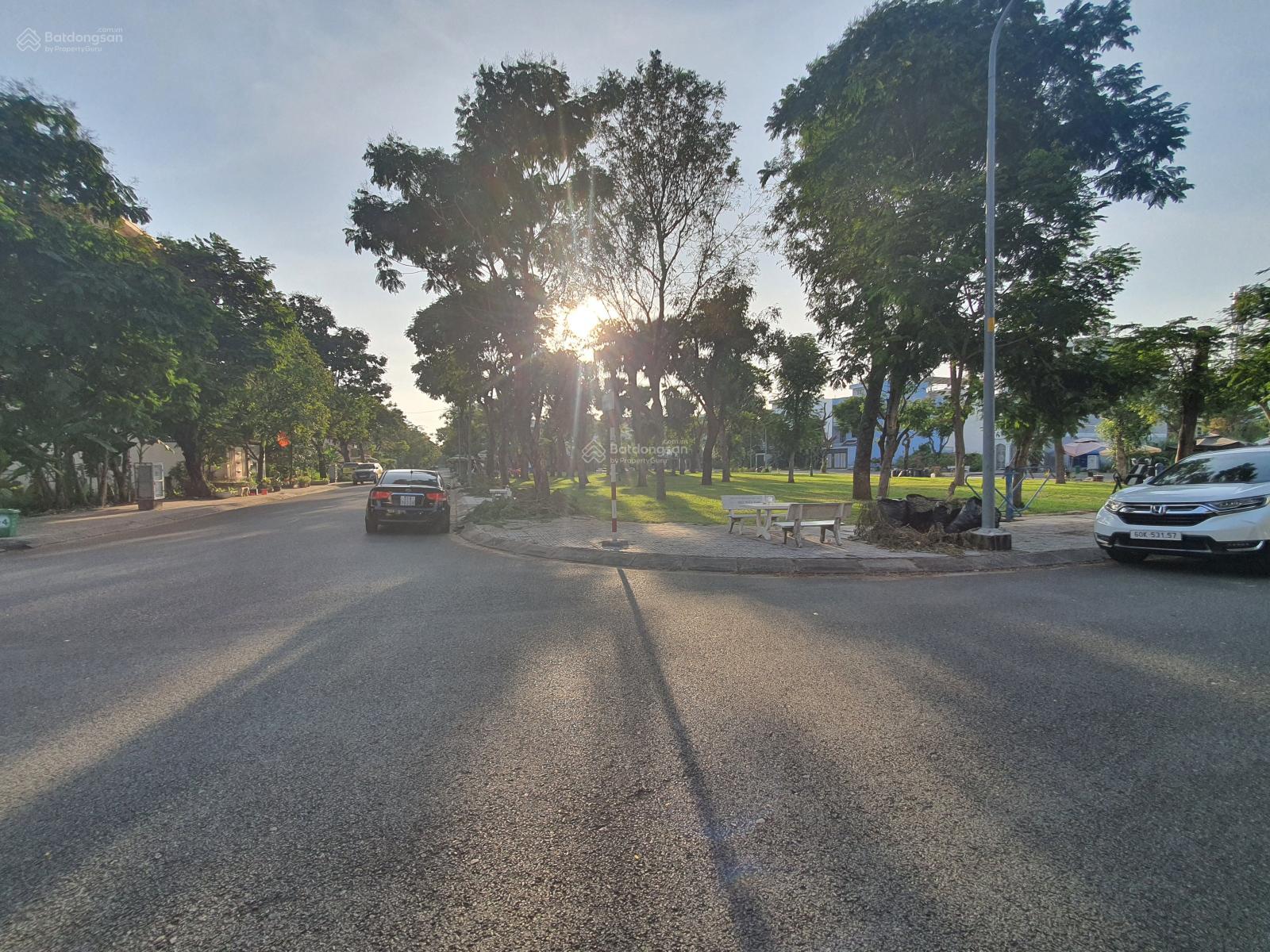 Chính chủ bán Lô Góc đối diện công viên khu Hưng Phú giá 15.6 tỷ