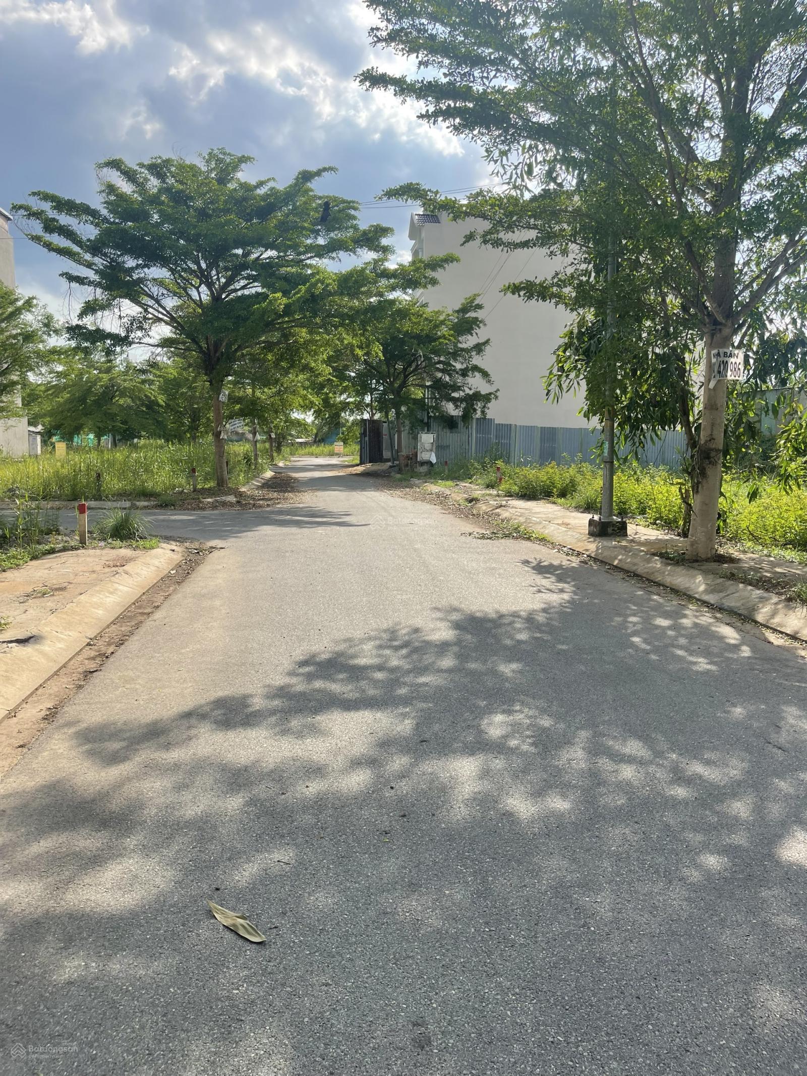 Bán đất đẹp 2 MT đường 10m View Công Viên tại Lê Văn Lương 5 x 22 Sổ Riêng XD Tự Do Gần ĐH Mở