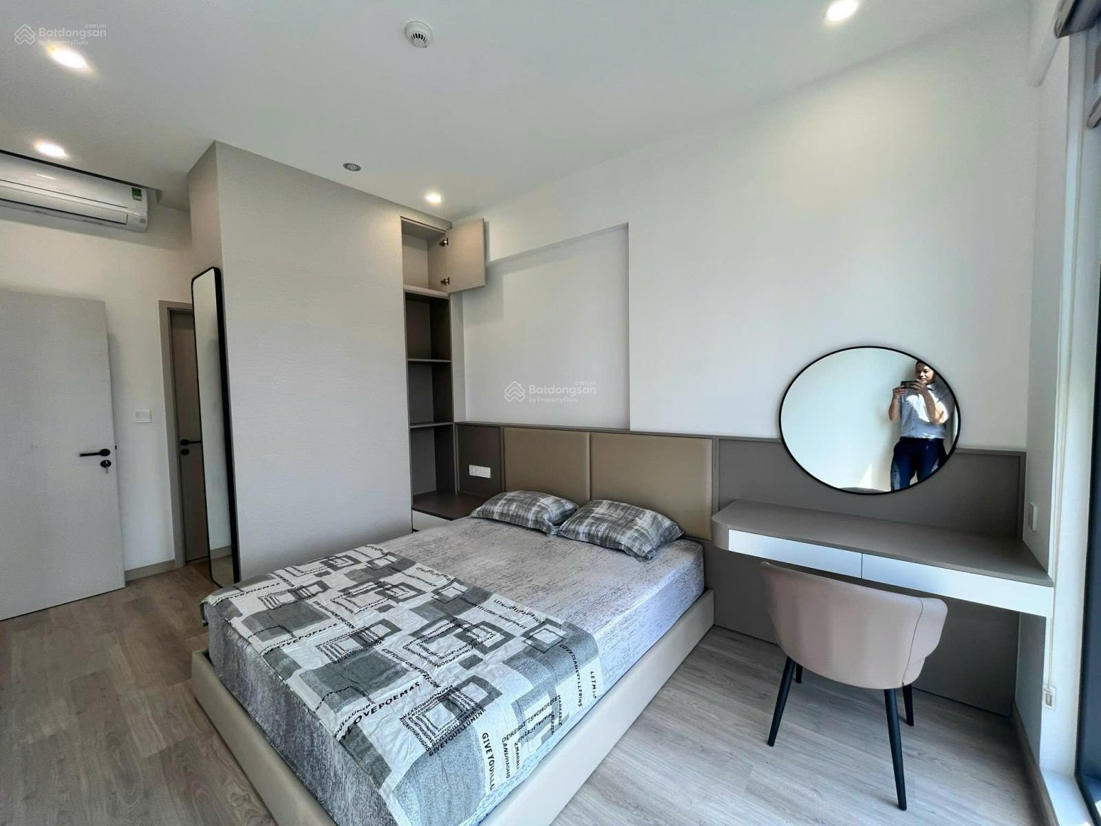 Cần tiền bán gấp căn hộ Park View dt 103m giá tốt nhất 7,45 tỷ LH 0916 769 *** E Trang