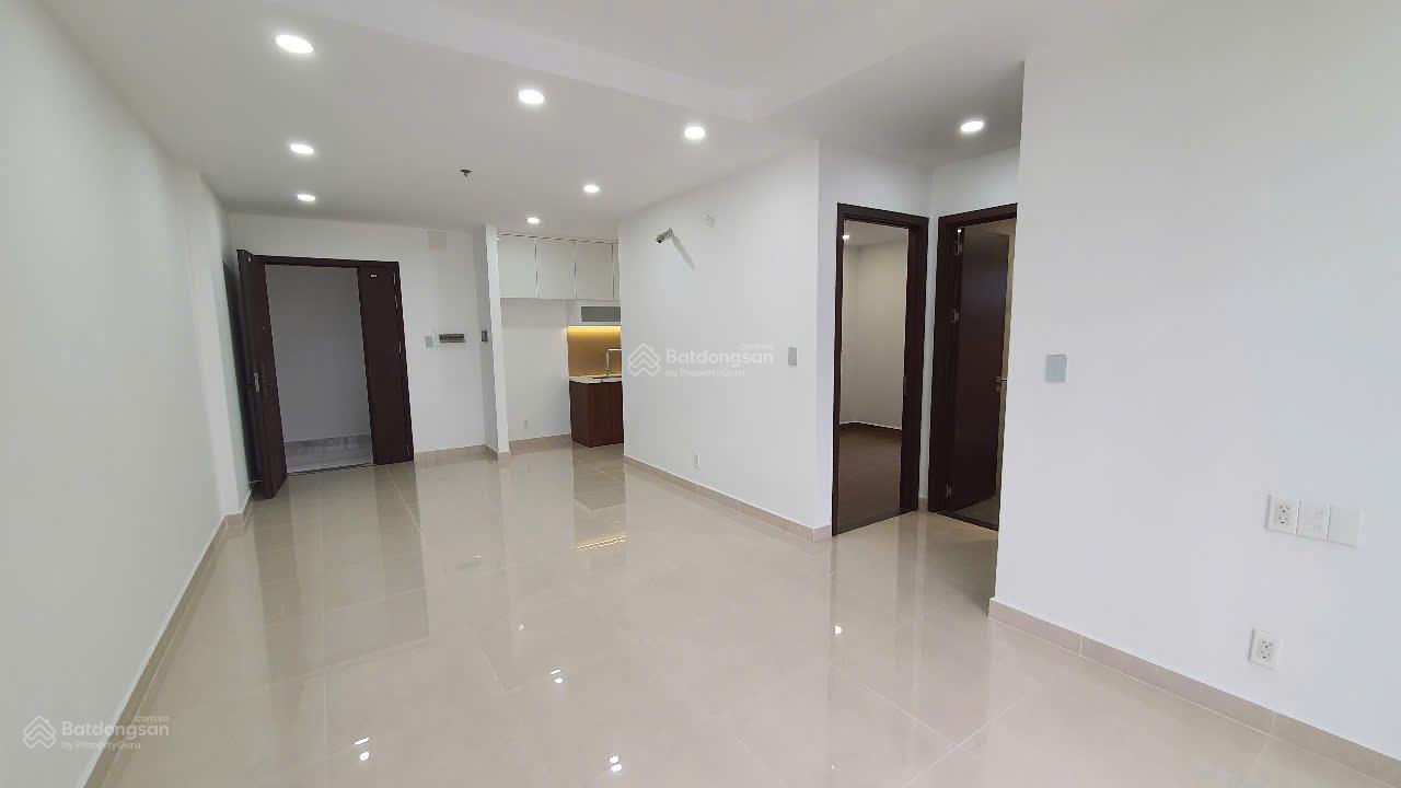 Chính chủ bán căn hộ 3 tỷ 1 2PN góc 2 view đẹp, mới nhận nhà, NT cơ bản Phú Đông Sky Garden