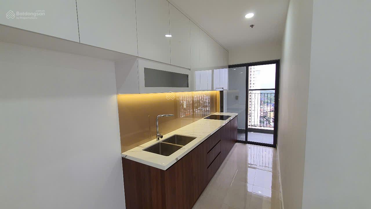 Chính chủ bán căn hộ 3 tỷ 1 2PN góc 2 view đẹp, mới nhận nhà, NT cơ bản Phú Đông Sky Garden