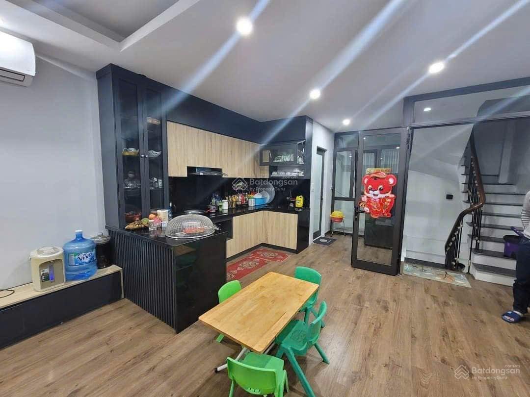 CC cho thuê nhà LK ngõ 850 đường Láng, 50m2 x 7 tầng. Ở KD online hoặc làm VP đều tiện