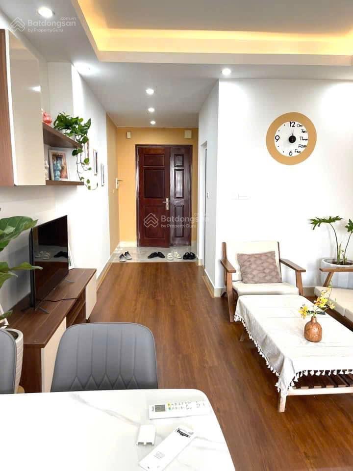 Chính chủ bán căn 2N2VS 65m2 toà GM1 Lê Trọng Tấn đối diện Vin. Full nội thất, sẵn sổ, giá 3 tỷ x