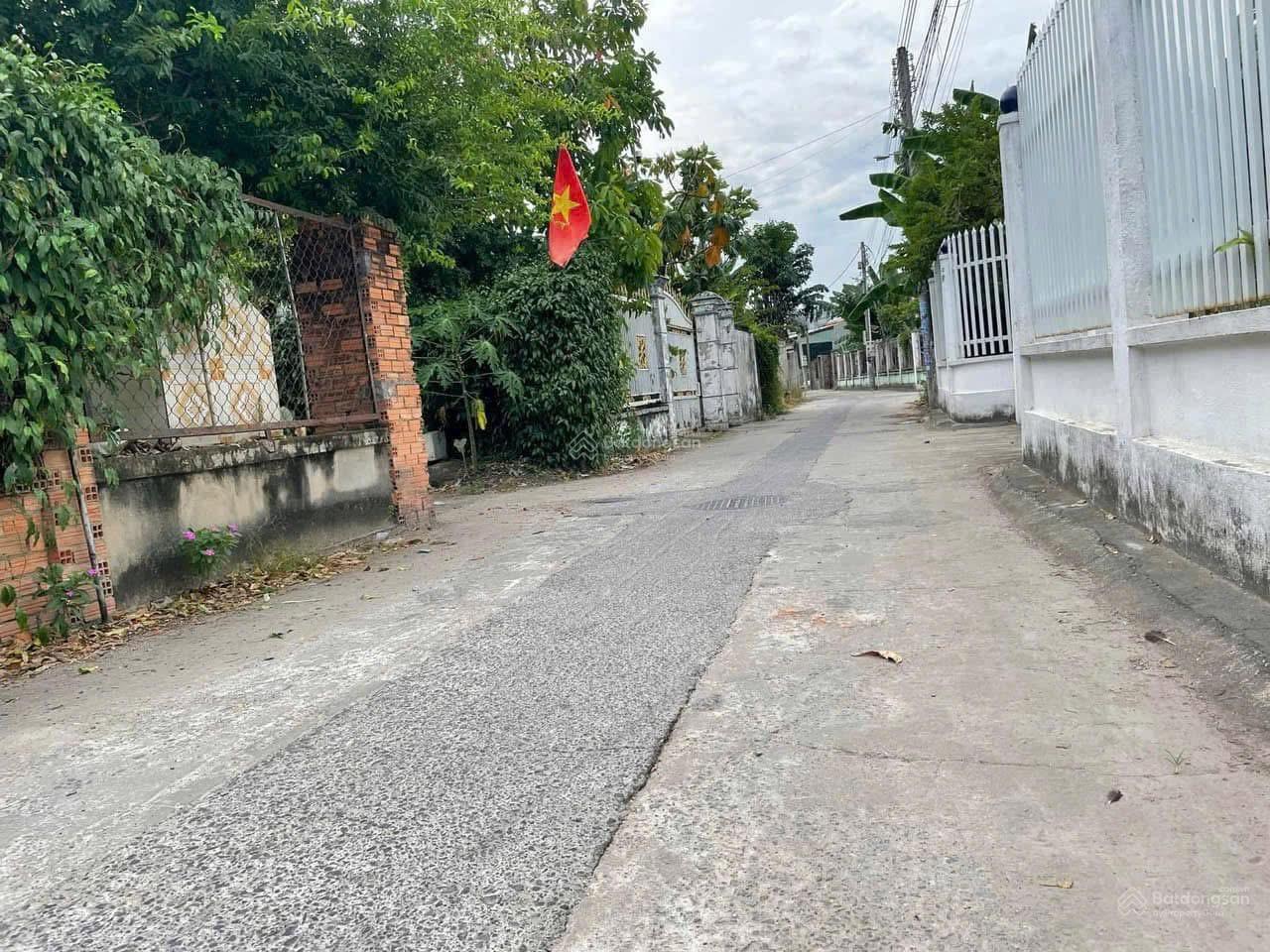 Bán đất hẻm 269 đường Nguyễn Thị Minh Khai. P. Phú Hoà. DT: 144m2 (6x24) thổ cư 95m2. Giá: 2,75 tỷ Bán đất hẻm 269 đường Nguyễn Thị Minh Khai. P. Phú Hoà. DT: 144m2 (6x24) thổ cư 95m2. Giá: 2,75 tỷ