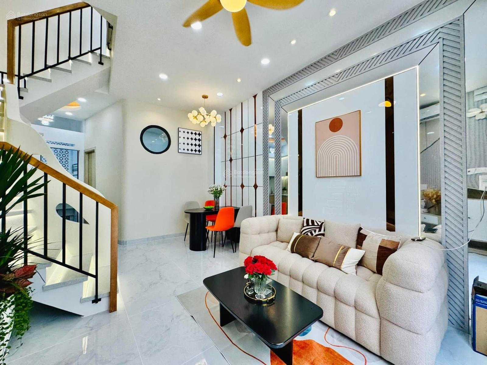 Bán nhà cách MTĐ 20m Nguyễn Đình Chính - P11 - Phú Nhuận 3tỷ98/70,5m2, thuê 23tr gần nhà văn hóa PN Bán nhà cách MTĐ 20m Nguyễn Đình Chính - P11 - Phú Nhuận 3tỷ98/70,5m2, thuê 23tr gần nhà văn hóa PN