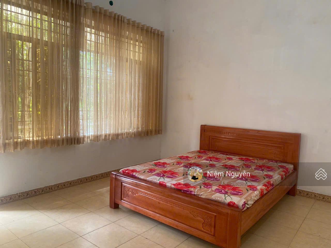 Bán nhà 2 mặt tiền đường Dã Tượng DT 95m2, nhà đối diện công viên, để lại nội thất liền tường, 8tỷ