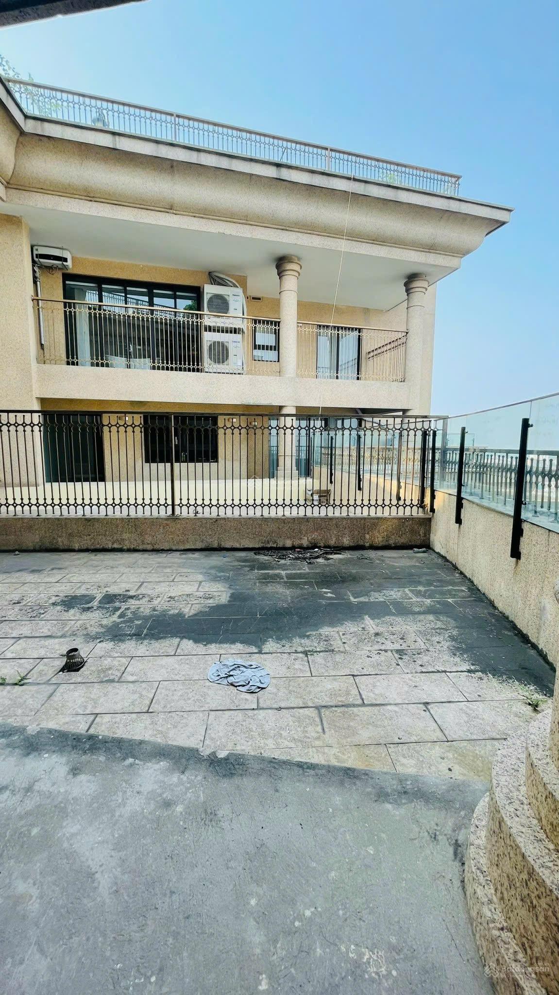Bán căn penthouse 404m2 tại dự án D. Le Pont Dor Hoàng Cầu - 43 tỷ Bán căn penthouse 404m2 tại dự án D. Le Pont Dor Hoàng Cầu - 43 tỷ