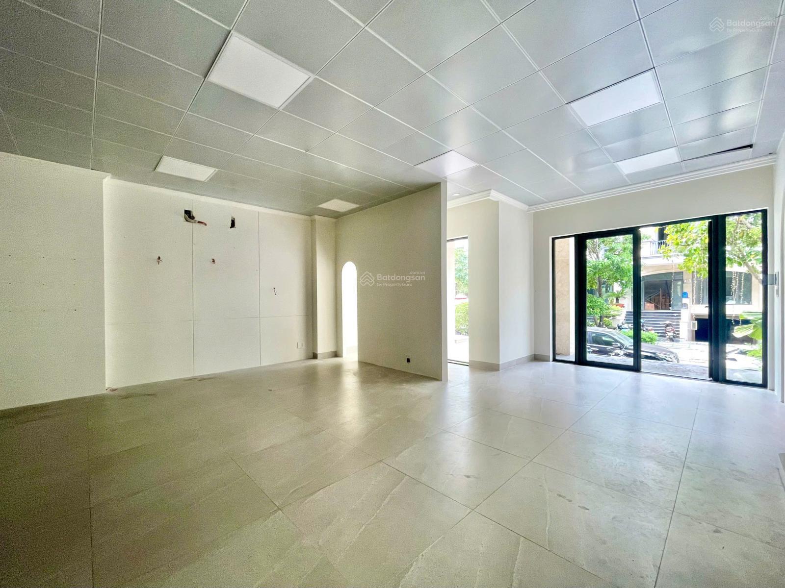 Bán nhà Vạn Phúc 7 x 20m = 140m2 hầm + 4 lầu hoàn thiện đẹp có thang máy