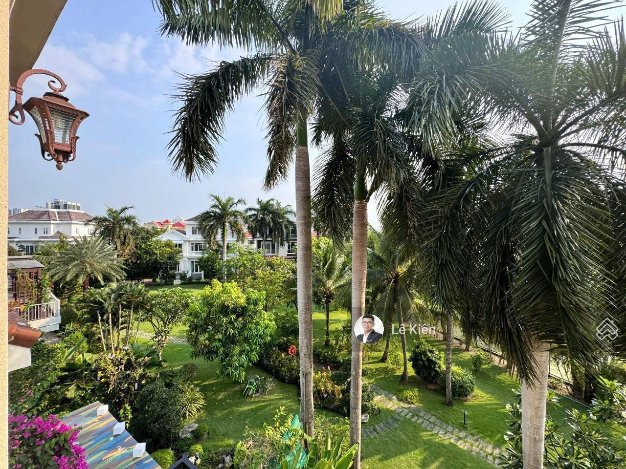 Gia đình cần cho thuê gấp biệt thự Chateau, PMH, Quận 7, nhà mới 100%