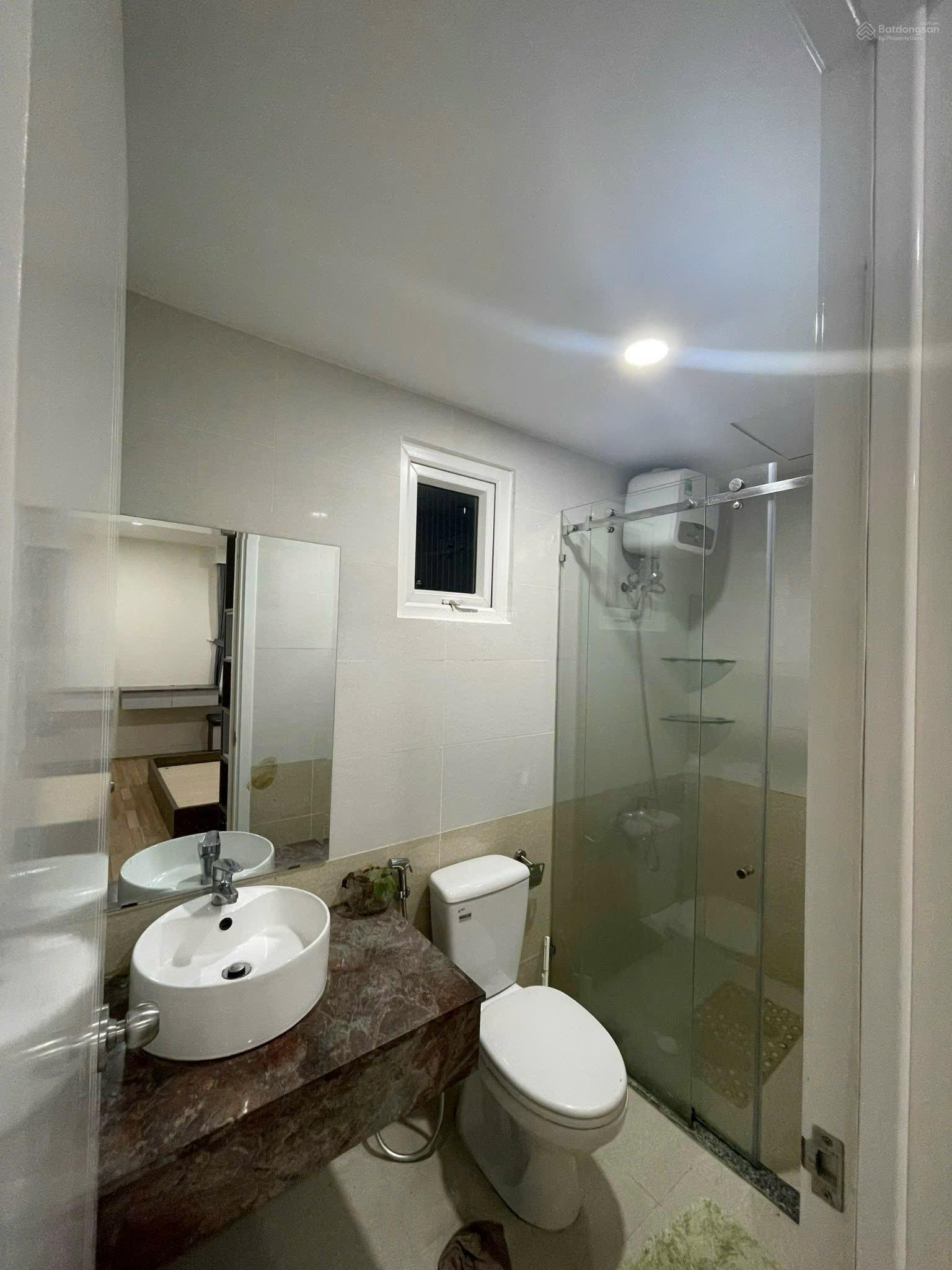 Chính chủ cần bán nhanh định cư nước ngoài căn 2PN 2WC, diện tích 74m2, căn gốc view công viên