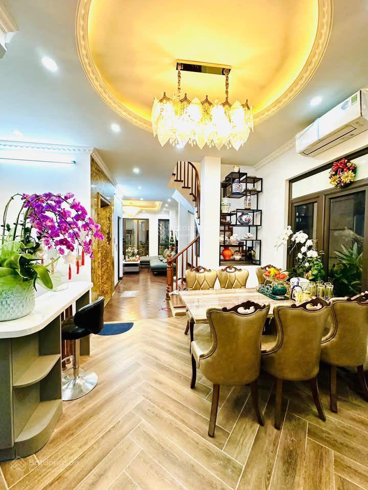 Bán gấp nhà dân xây Trung Kính, phân lô, ô tô vào nhà, qua nhà, 3 thoáng, giáp phố, 85m2*7T