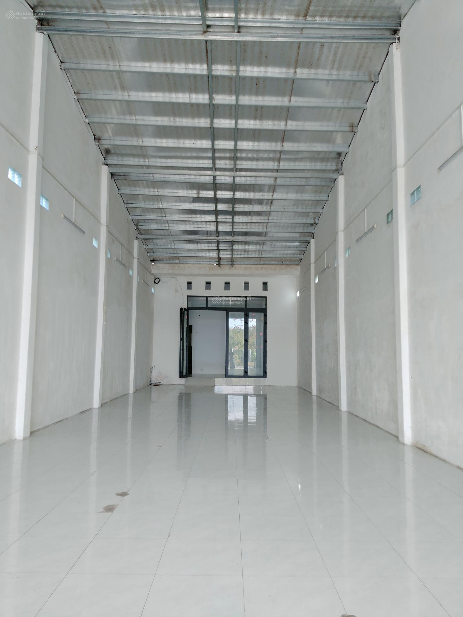 Nhà rộng trống suốt 3PN mặt tiền đường 925, Thị trấn Ngã Sáu, Châu Thành, Hậu Giang
