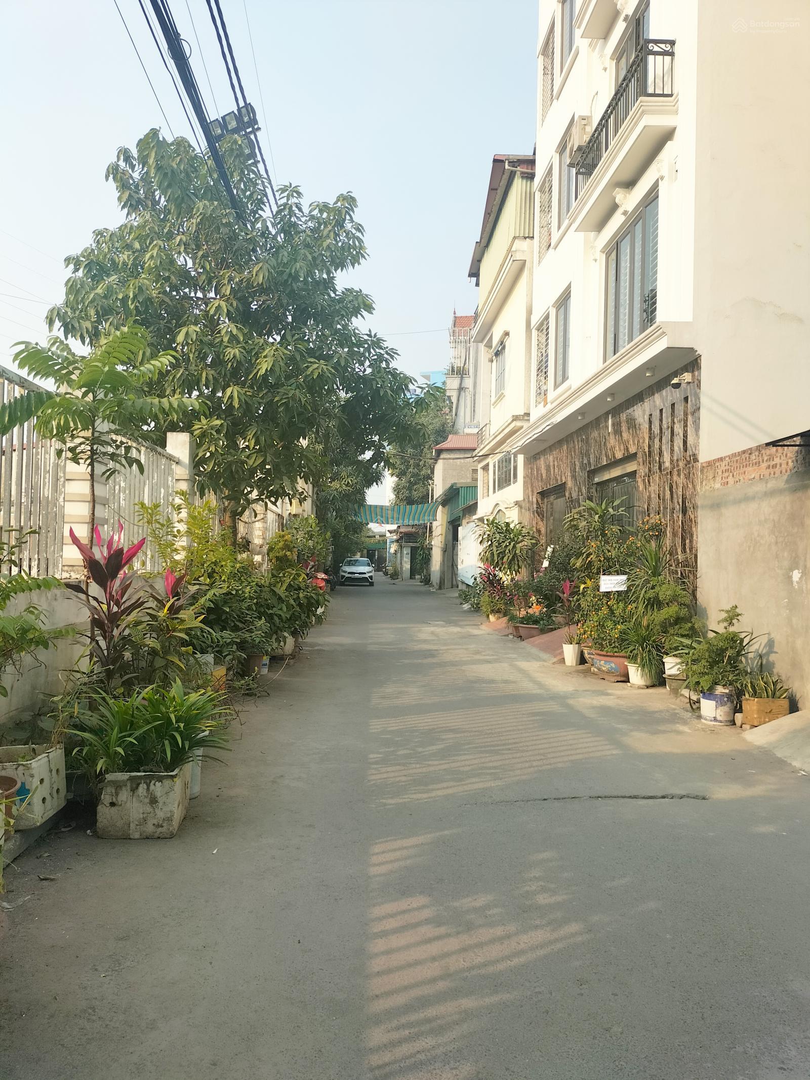 18.8 tỷ. Chia lô - Xây CCMN. Mảnh đất 140m2 mặt tiền 12m. 2 mặt tiền, đường 2,8m. Đức Diễn - BTL