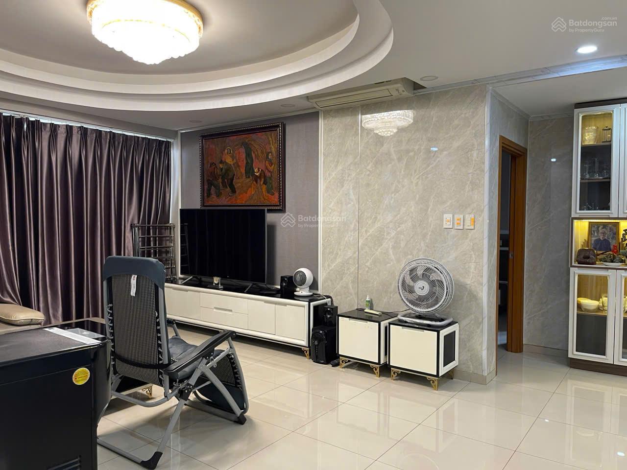 Căn hộ Canary Heights 3 phòng 118m2, ngay Aeon Mall BD, gia 3.3 tỷ. Dọn vào ở ngay. LH 0896 998 ***