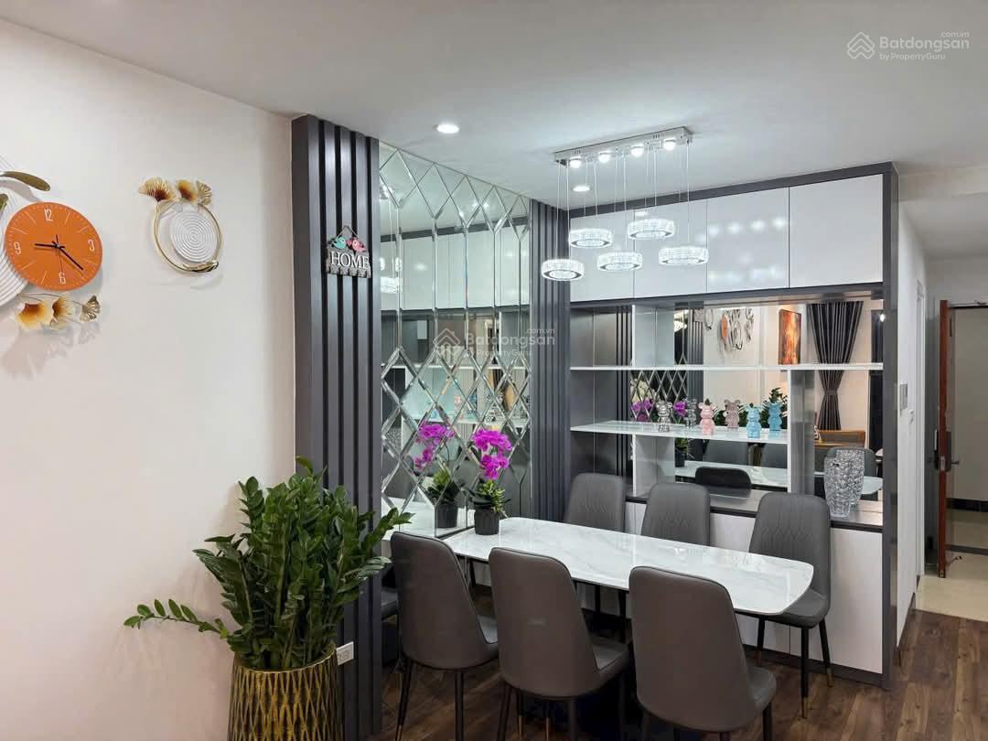 Gia đình cần cho thuê căn 2pn ,full đồ đẹp chung cư Nghĩa đô LH 0981 959 *** A Hà