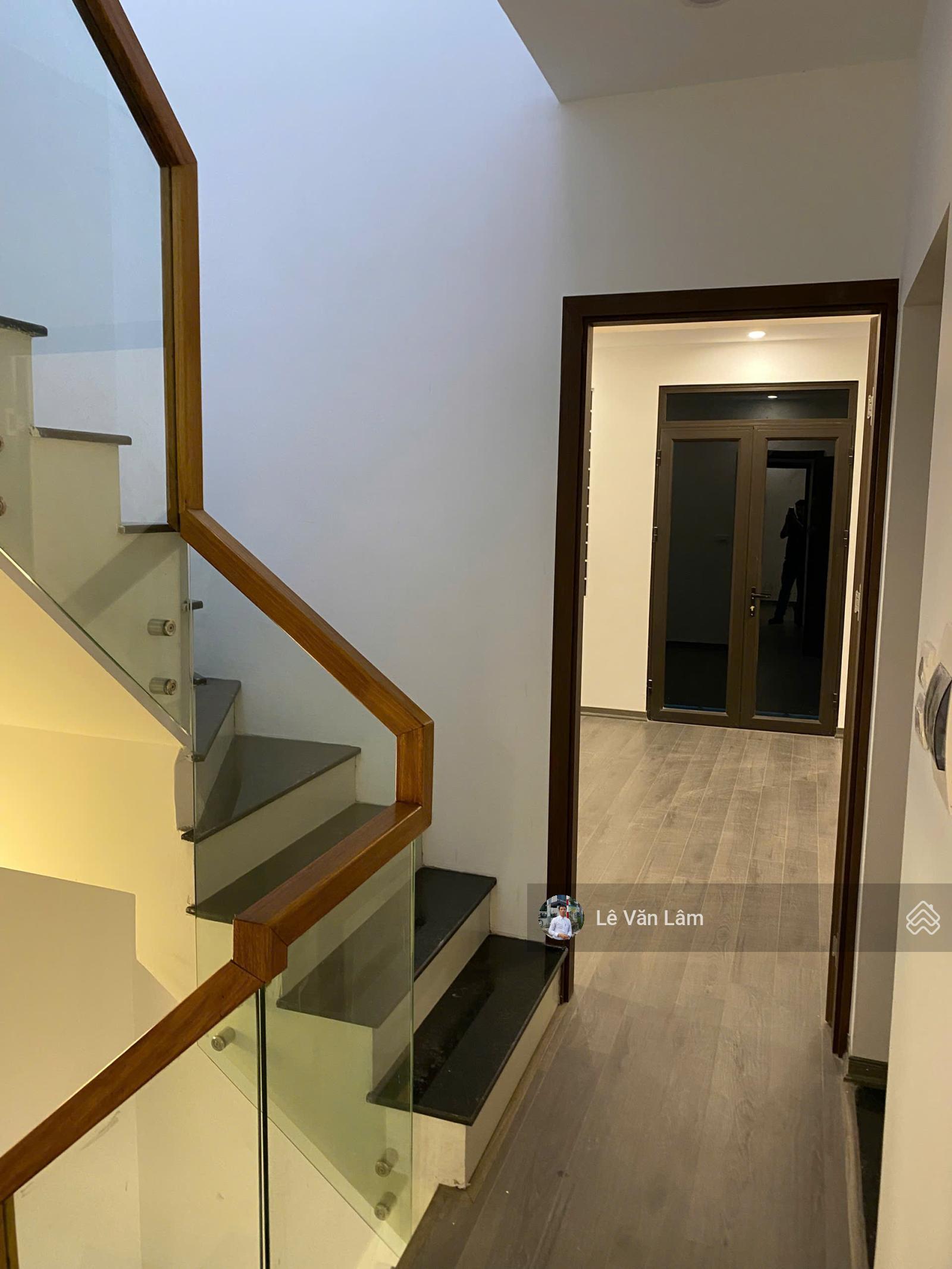 Bán nhà 5 tầng cạnh bến xe Yên Nghĩa, Yên Nghĩa, Hà Đông Dt 42m2, giá bán 6.5 tỷ. Lh 0982 889 ***